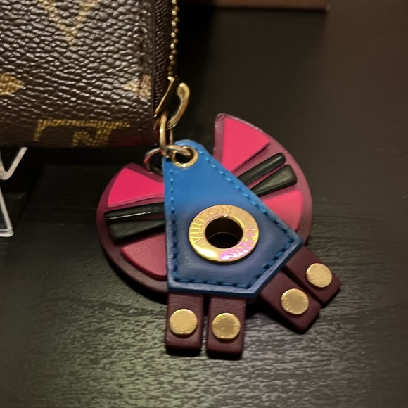 Louis Vuitton Limited Edition Totem Zippy Wallet - LIKE NEW - Picture 3 of 10